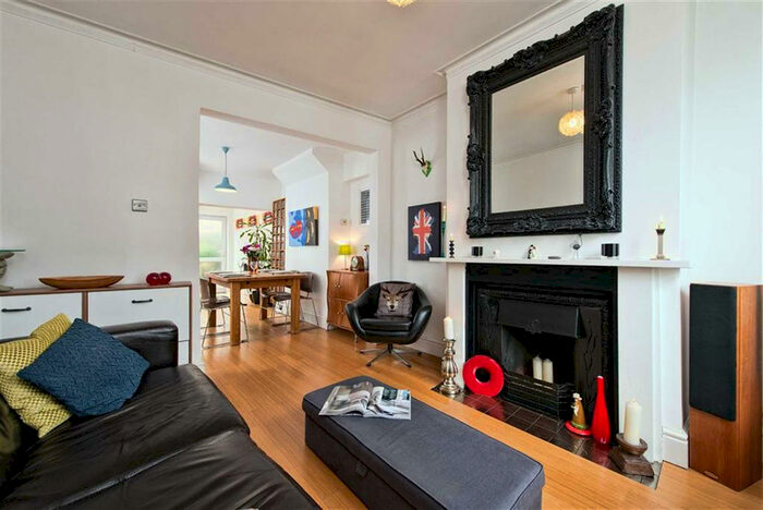 3 Bedroom End Of Terrace House To Rent In Union Street, Swindon, SN1