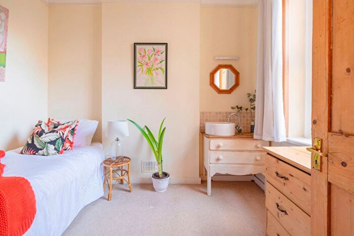 4 Bedroom Cottage For Sale In South Street, Eastbourne, BN21