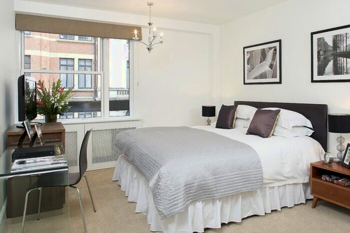 2 Bedroom Flat To Rent In Weymouth Street, London W1W