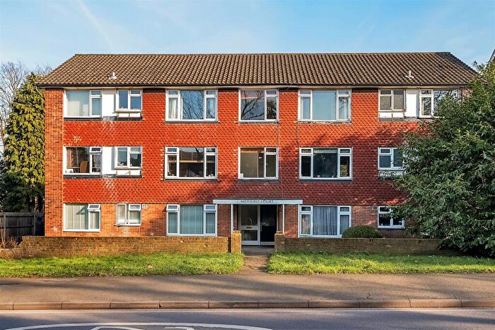 2 Bedroom Apartment For Sale In Hook Road, Surbiton, KT6