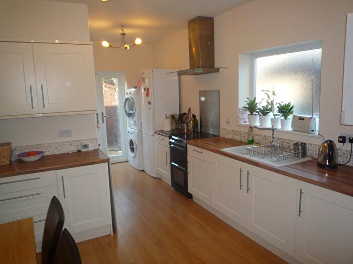 4 Bedroom Semi Detached House To Rent In City Road, Dunkirk, NG7