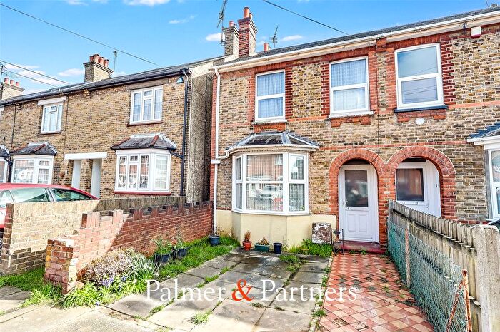 3 Bedroom End Terrace House For Sale In Henry Road, Chelmsford, Essex, CM1