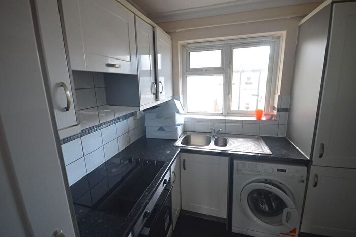 2 Bedroom Flat To Rent In Blake Avenue, Barking, IG11