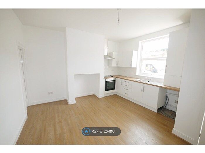 1 Bedroom Terraced House To Rent In Woodland Square, Brighouse, HD6