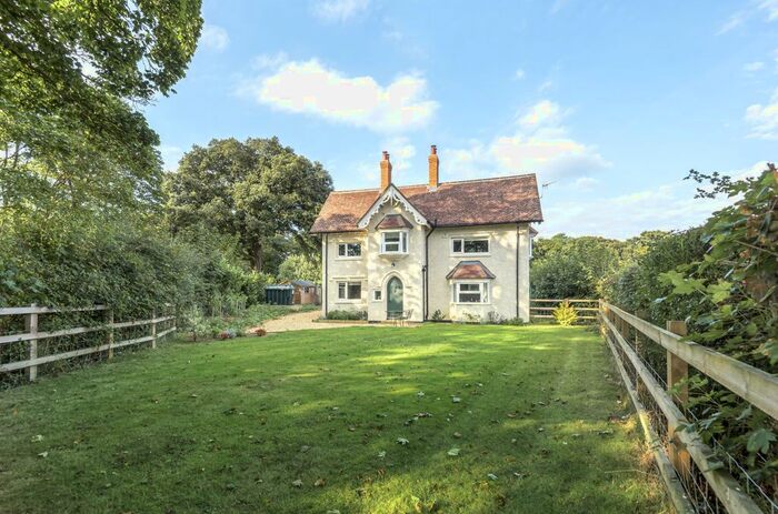 3 Bedroom Detached House To Rent In Lee, Romsey, Hampshire, SO51