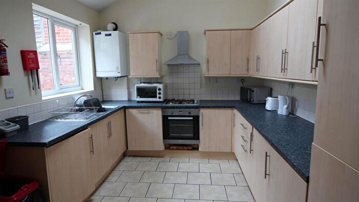 7 Bedroom Semi-Detached House To Rent In **£pppw Excluding Bills** Bute Avenue, Lenton, NG7
