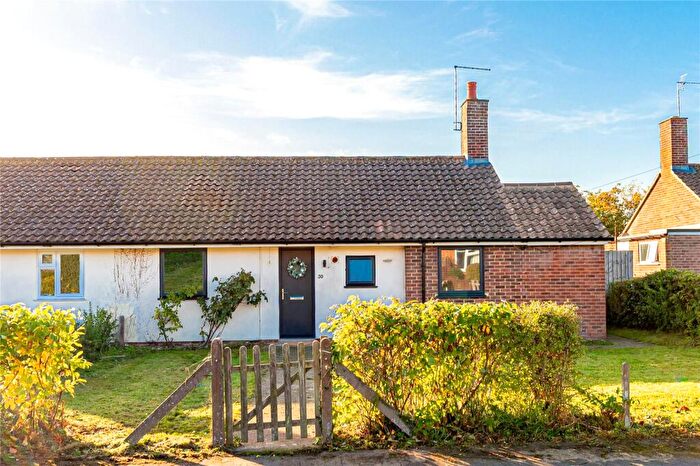2 Bedroom Semi-Detached Bungalow For Sale In Broadfields, Pewsey, Wiltshire, SN9