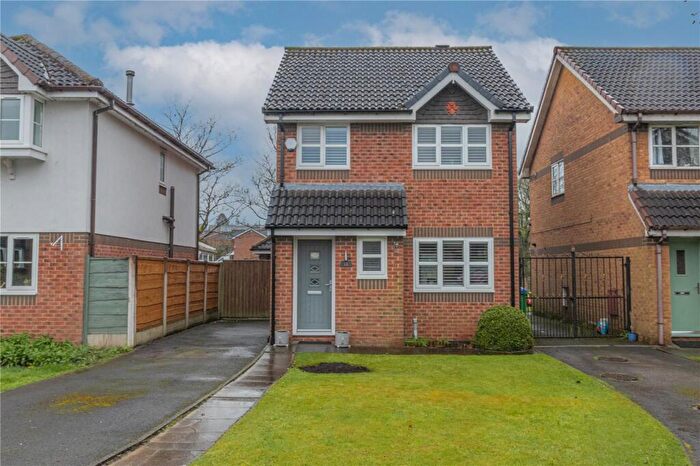 3 Bedroom Detached House For Sale In Oakshaw Drive, Norden, Rochdale, OL12