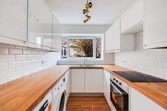 2 Bedroom Flat For Sale In Canning Road, Croydon, CR0