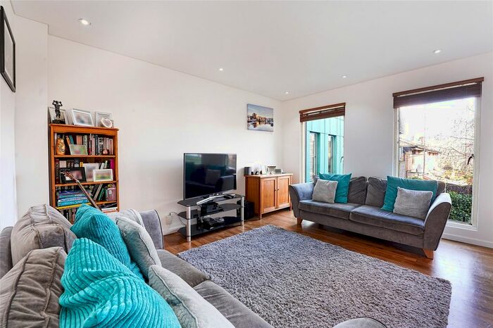 2 Bedroom Flat To Rent In Blueprint Apartments, Balham Grove, London, SW12