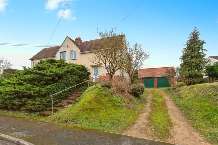 4 Bedroom Semi-Detached House For Sale In Nethergate Street, Hopton, Diss, IP22