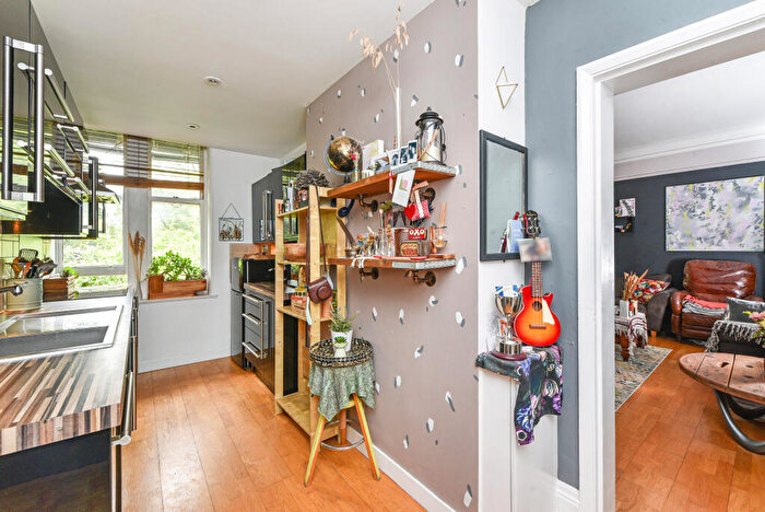 1 Bedroom Flat To Rent In Tower Road, Hindhead, GU26