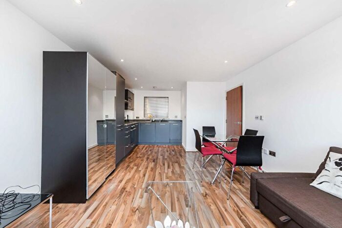 1 Bedroom Flat To Rent In Copenhagen Street, Islington, N1