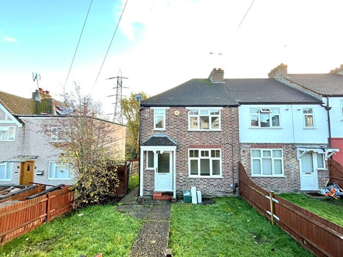3 Bedroom End Of Terrace House For Sale In Thrigby Road, Chessington, Surrey., KT9