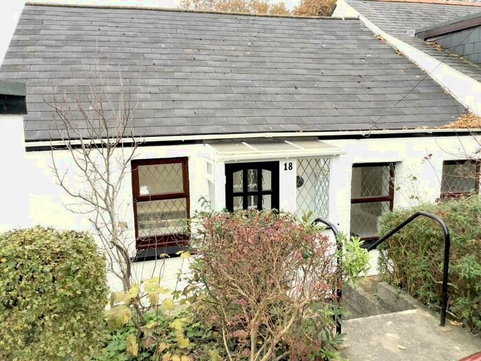 2 Bedroom House To Rent In St Austell, PL25