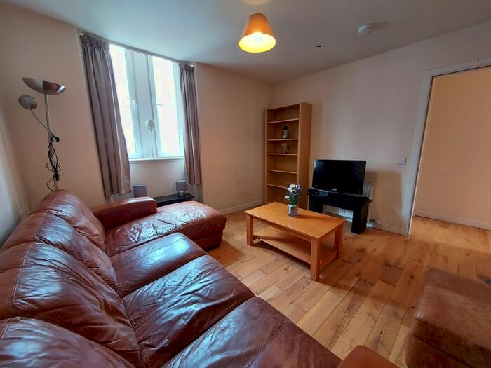 2 Bedroom Flat To Rent In Palmerston Road, The City Centre, Aberdeen, AB11