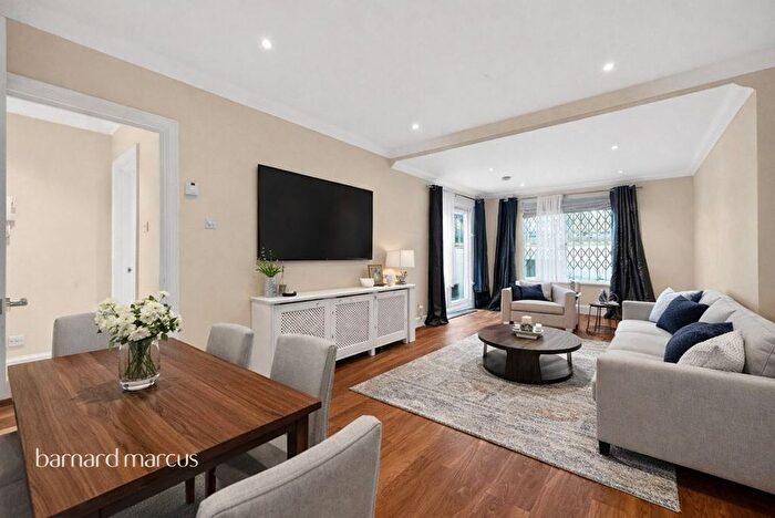 2 Bedroom Flat For Sale In Alexandra Road, Croydon, CR0