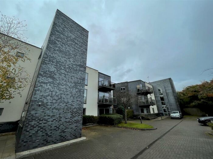 2 Bedroom Flat To Rent In Barlow Moor Road, Manchester, M21