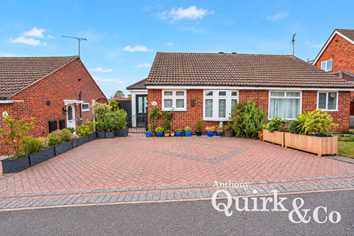 2 Bedroom Semi-Detached Bungalow For Sale In Headcorn Close, Basildon, SS13
