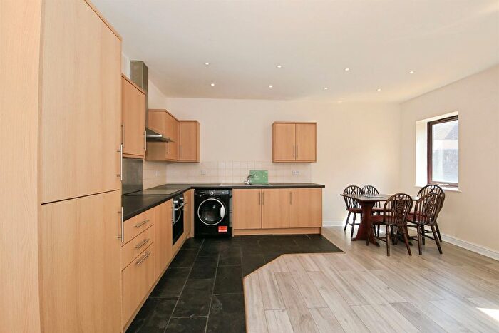 2 Bedroom Flat For Sale In Park Road, Peterborough, PE1