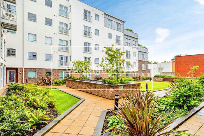 1 Bedroom Apartment To Rent In Walnut Tree Close, Guildford, GU1