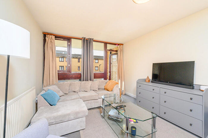 1 Bedroom Flat To Rent In Camden Road, Camden, NW1