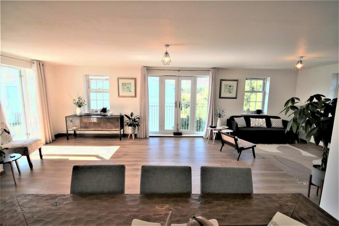 2 Bedroom Flat For Sale In Waters Edge, Canterbury, CT1