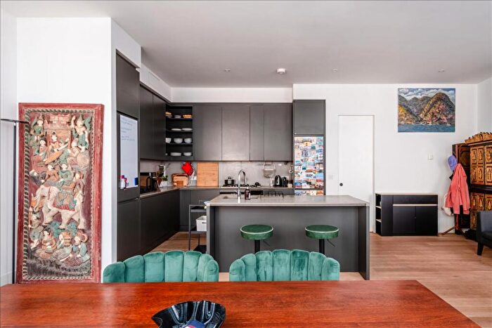 2 Bedroom Apartment For Sale In Hatton Wall, Clerkenwell, EC1N - Photo 6