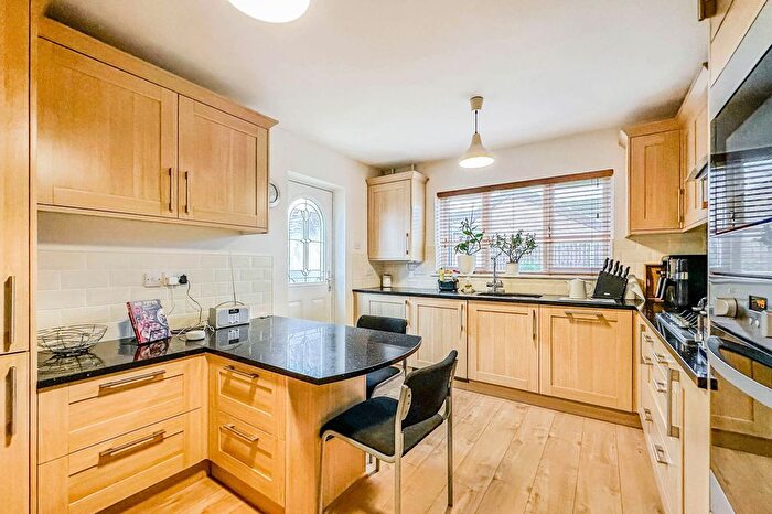 3 Bedroom Bungalow For Sale In Grassam Close, Preston, Hull, HU12