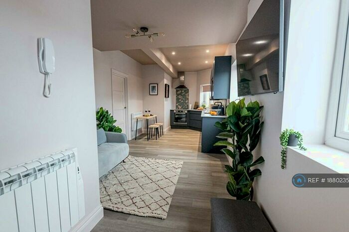 1 Bedroom Flat To Rent In Holdenhurst Road, Bournemouth, BH8