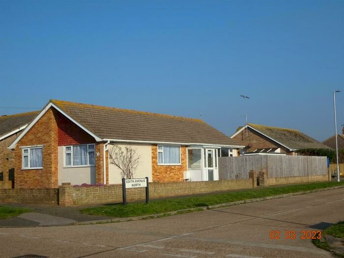 3 Bedroom Bungalow To Rent In Southview Road, Peacehaven, BN10