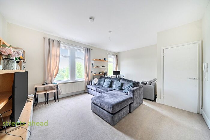 1 Bedroom Flat For Sale In Sydenham Road, Croydon, CR0