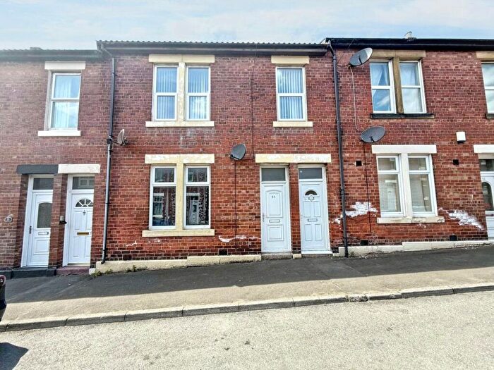 2 Bedroom Flat For Sale In Barrasford Street, Wallsend, Tyne And Wear, NE28