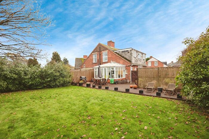 3 Bedroom Semi Detached House For Sale In Waverley Road, Leamington Spa, CV31