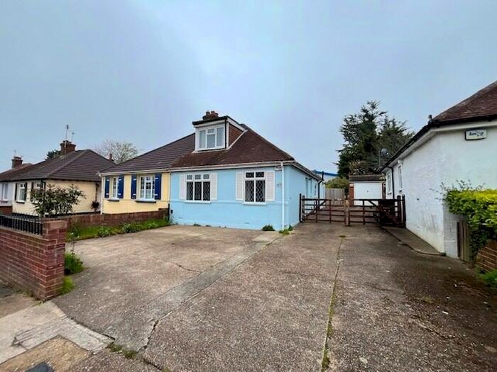 3 Bedroom Semi-Detached House To Rent In Bradfields Avenue, Walderslade, ME5