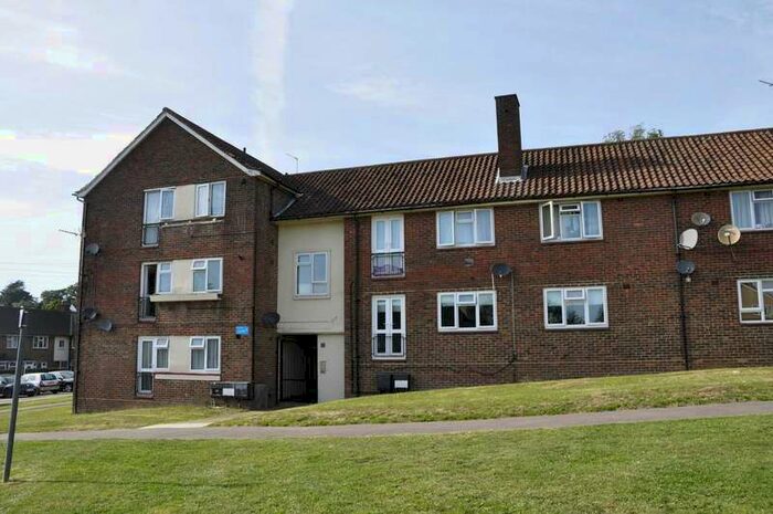 2 Bedroom Flat To Rent In Aston Way, Potters Bar, EN6