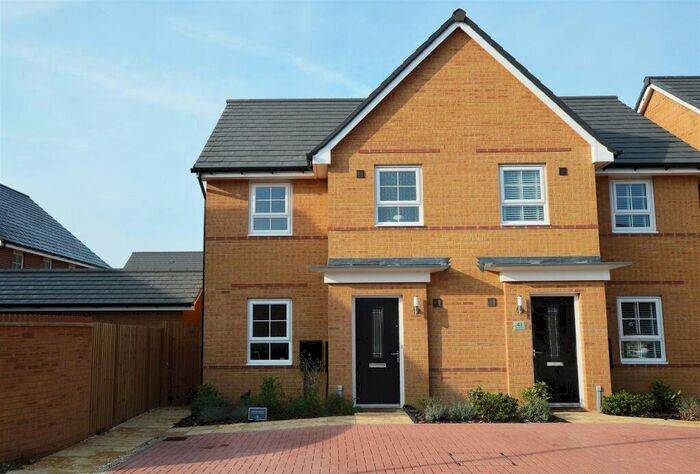 3 Bedroom House To Rent In Lockwood Way, Hampton Water, Peterborough, PE7