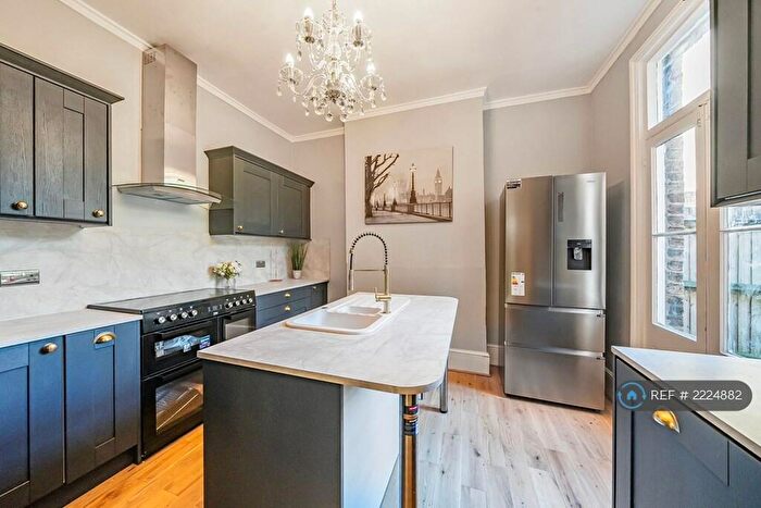 5 Bedroom Semi-Detached House To Rent In Langley Road, Beckenham, BR3