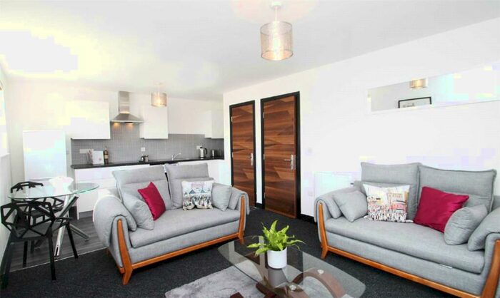 3 Bedroom Apartment To Rent In San Court, - Wilmslow Road, Rusholme, Manchester, M14