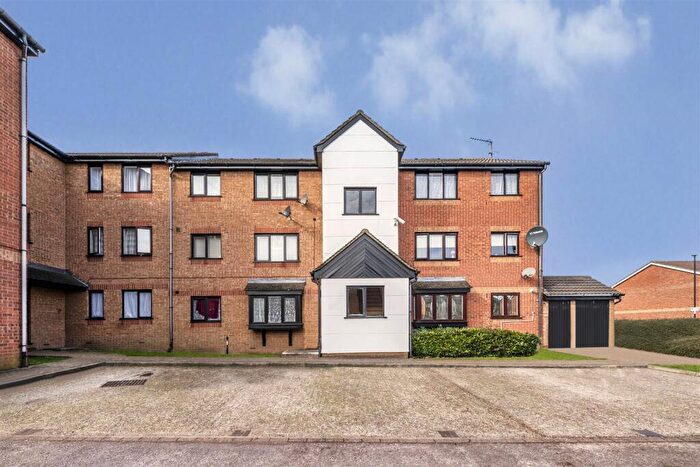 Property To Rent In Whitehead Close, London - Studio, N18