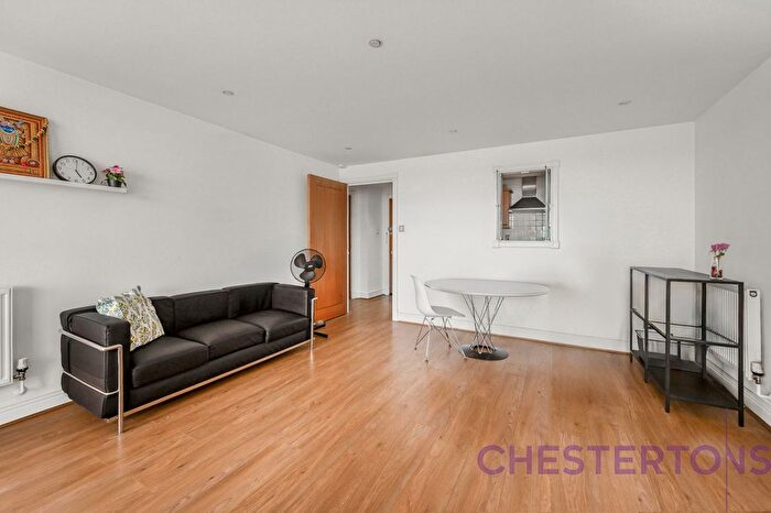 1 Bedroom Flat To Rent In Barrier Point Road, Silvertown, E16