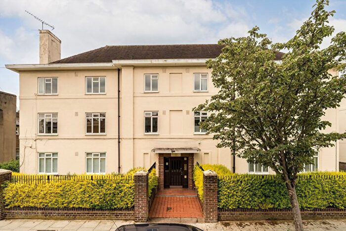 3 Bedroom Flat To Rent In Westville Road, Askew Village, W12