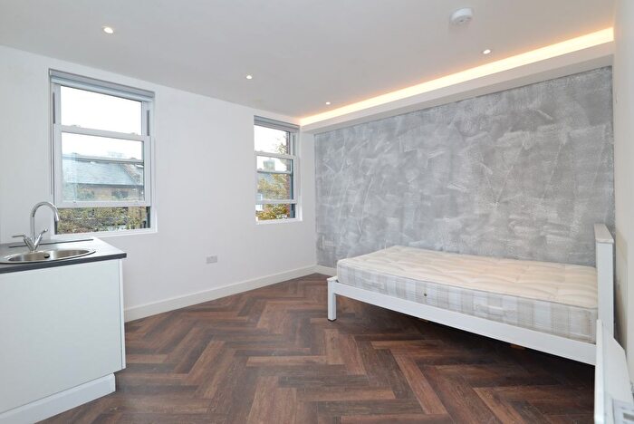 Studio To Rent In Cobbold Road, London, E11