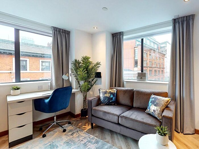 Apartment To Rent In Apt, Live Oasis Deansgate #, M2