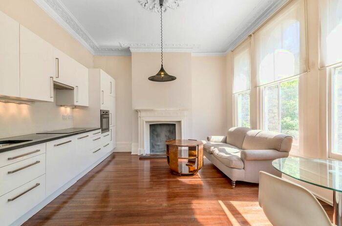 2 Bedroom Flat To Rent In North Villas, Camden, London, NW1