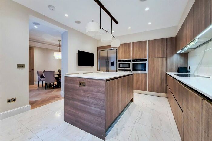 4 Bedroom Flat To Rent In Cumberland Mansions, George Street, London, W1H