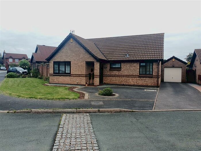 3 Bedroom Bungalow To Rent In Longbow Grove, Stretton, Burton-On-Trent, DE13