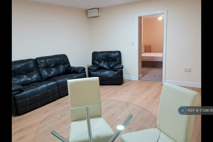 1 Bedroom Flat To Rent In Alexandra Road South, Manchester, M16
