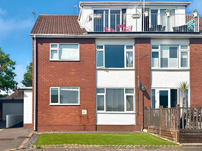 2 Bedroom Flat To Rent In Holms Court, Minehead Avenue, Sully, CF64