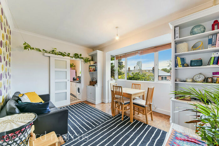 1 Bedroom Apartment To Rent In Battersea Park Road, London, SW11